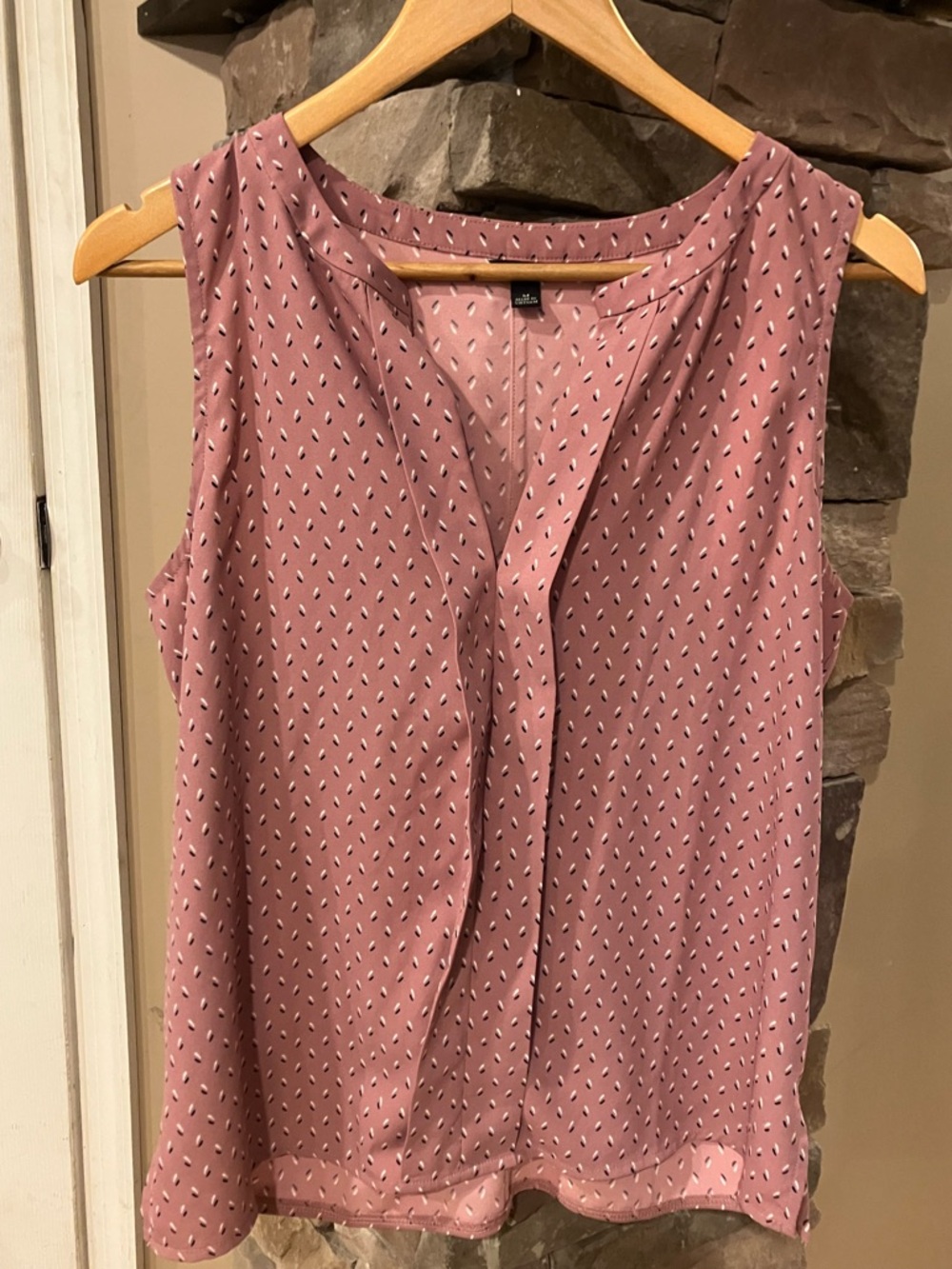 Ann Taylor dressy tank M